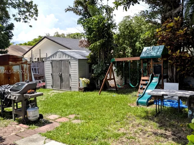 Продажа дома по адресу 1655 SW 20th St - фото 9296976