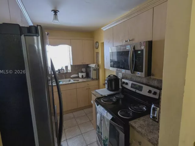 Продажа дома по адресу 1655 SW 20th St - фото 9296977
