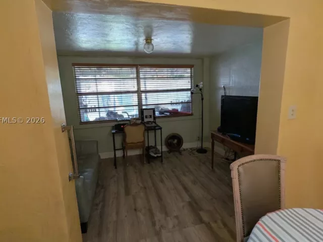 Продажа дома по адресу 1655 SW 20th St - фото 9296981