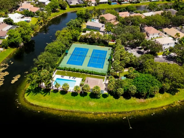 Продажа дома по адресу 1121 Delray Lakes Drive - фото 9371973