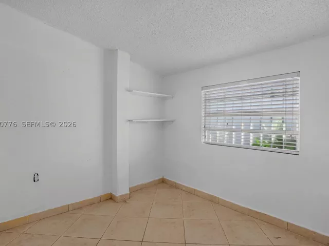 Продажа дома по адресу 2375 SW 141st Ave - фото 9296960