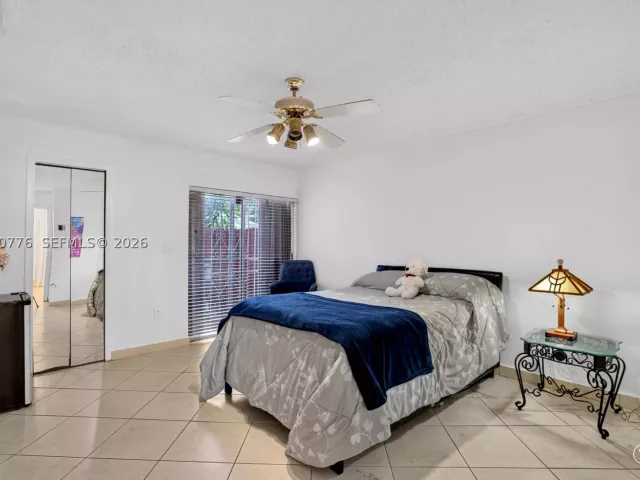 Продажа дома по адресу 2375 SW 141st Ave - фото 9296963