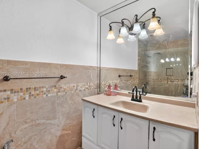 Продажа дома по адресу 2375 SW 141st Ave - фото 9296965