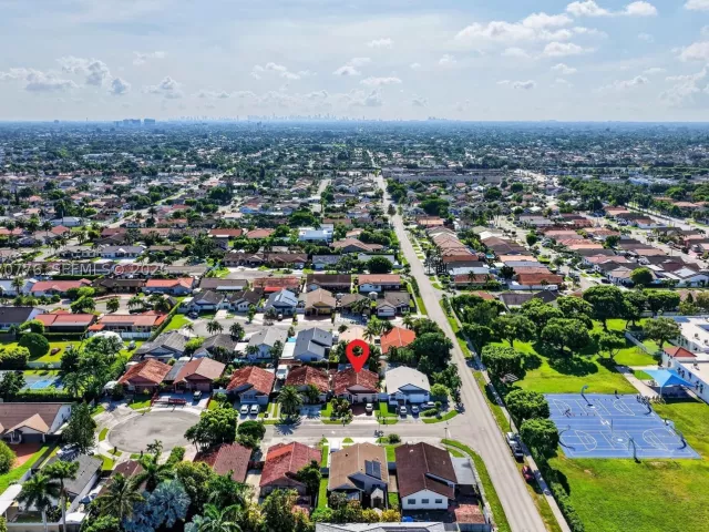 Продажа дома по адресу 2375 SW 141st Ave - фото 9296972