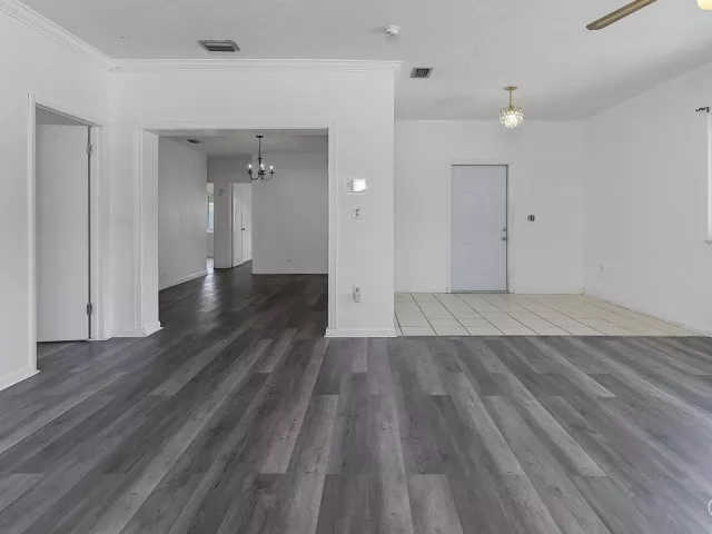 Продажа дома по адресу 16025 NW 20TH Avenue - фото 9298998