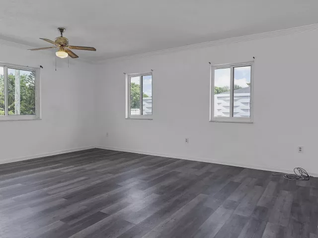 Продажа дома по адресу 16025 NW 20TH Avenue - фото 9298999
