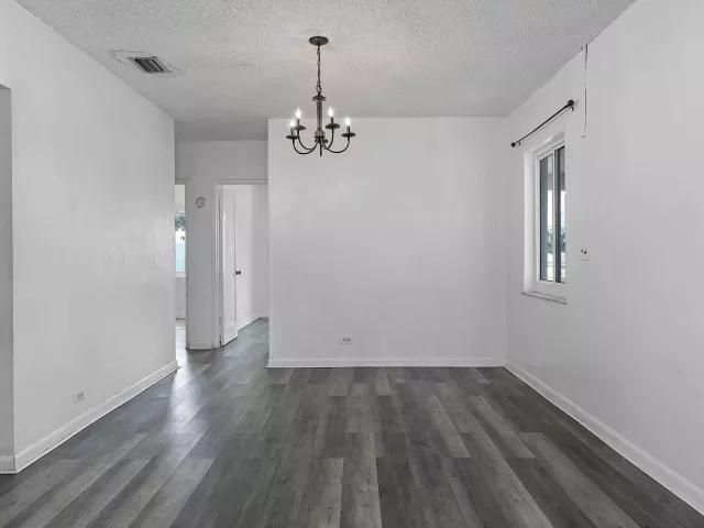Продажа дома по адресу 16025 NW 20TH Avenue - фото 9299000