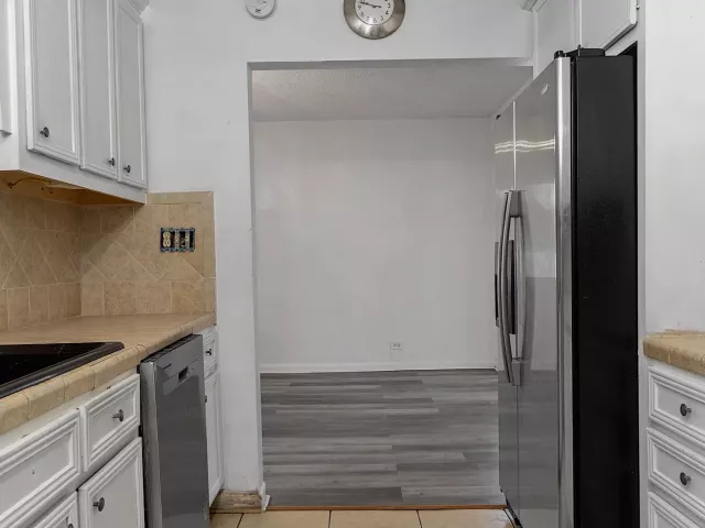 Продажа дома по адресу 16025 NW 20TH Avenue - фото 9299007