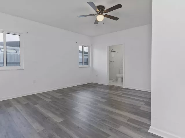 Продажа дома по адресу 16025 NW 20TH Avenue - фото 9299008