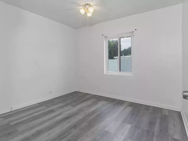 Продажа дома по адресу 16025 NW 20TH Avenue - фото 9299016