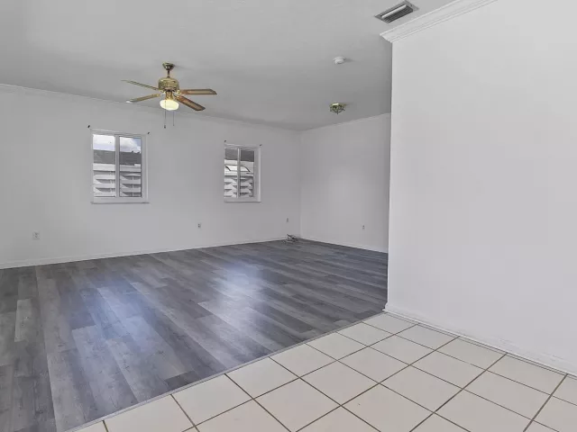 Продажа дома по адресу 16025 NW 20TH Avenue - фото 9298995