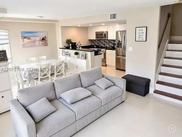 Продажа дома по адресу 8575 NW 5th Ter 1509 - фото 9297036