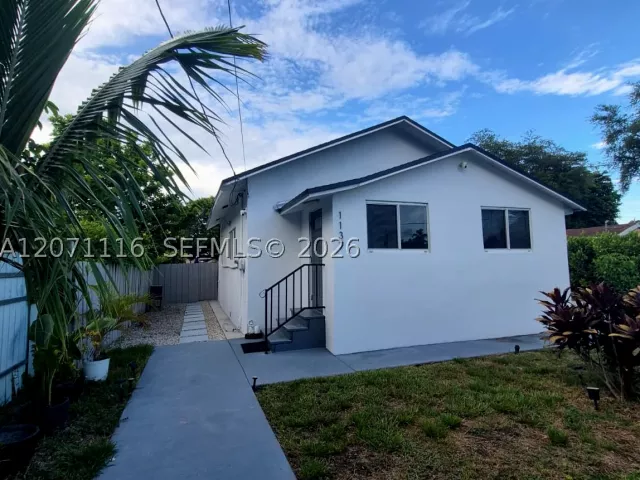 Продажа дома по адресу 1137 NW 55th St - фото 9298494