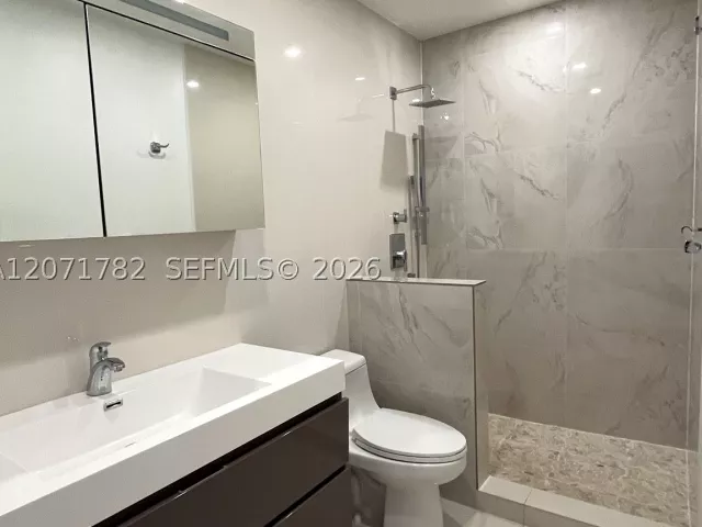 Продажа дома по адресу 2353 SW 4th St - фото 9300666