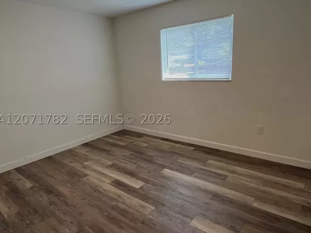 Продажа дома по адресу 2353 SW 4th St - фото 9300667