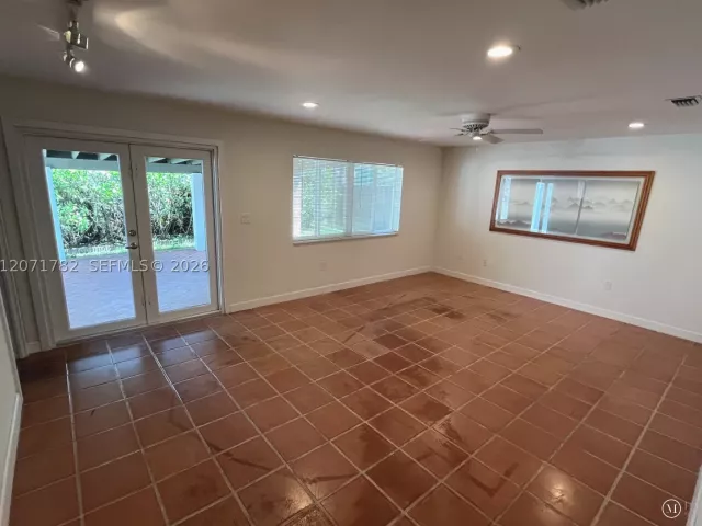 Продажа дома по адресу 2353 SW 4th St - фото 9300668