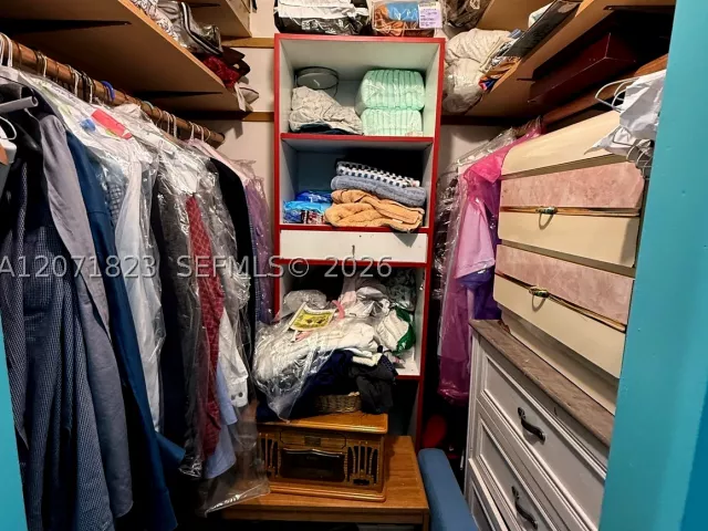 Продажа дома по адресу 3102 NW 31st St - фото 9301978