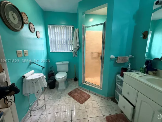Продажа дома по адресу 3102 NW 31st St - фото 9301979