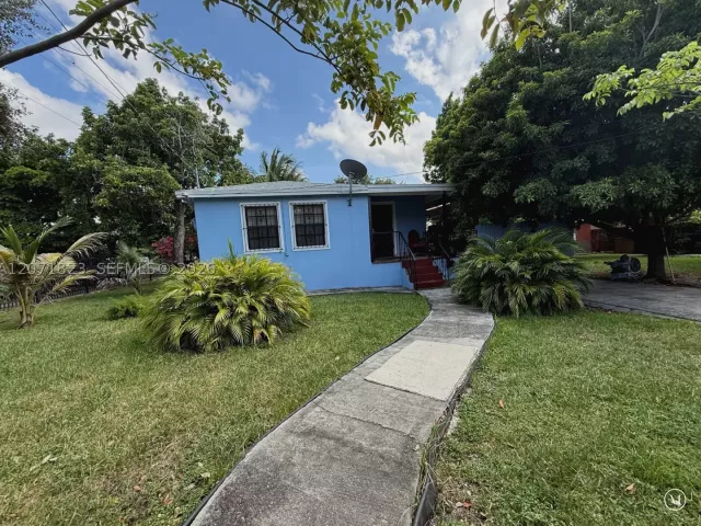 Продажа дома по адресу 3102 NW 31st St - фото 9301970