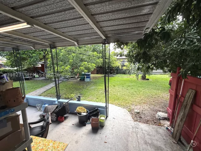 Продажа дома по адресу 3102 NW 31st St - фото 9301971
