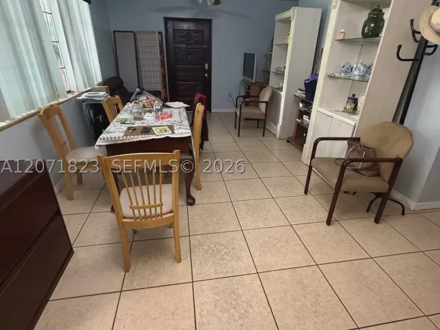 Продажа дома по адресу 3102 NW 31st St - фото 9301974