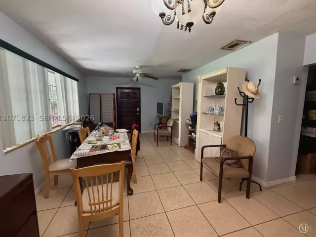 Продажа дома по адресу 3102 NW 31st St - фото 9301975