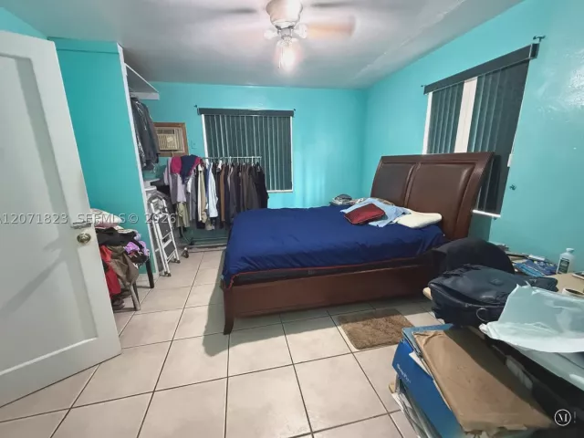 Продажа дома по адресу 3102 NW 31st St - фото 9301976