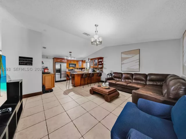 Продажа дома по адресу 13991 SW 159 terrace - фото 9301988