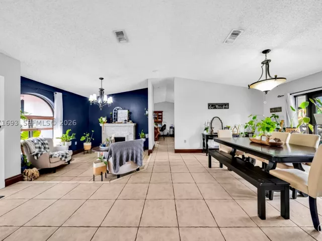 Продажа дома по адресу 13991 SW 159 terrace - фото 9301985