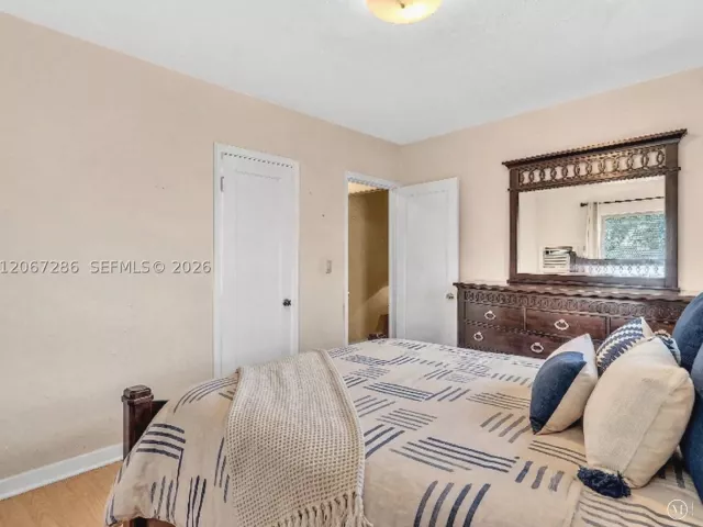 Продажа дома по адресу 10 SW 72nd Ave - фото 9299953
