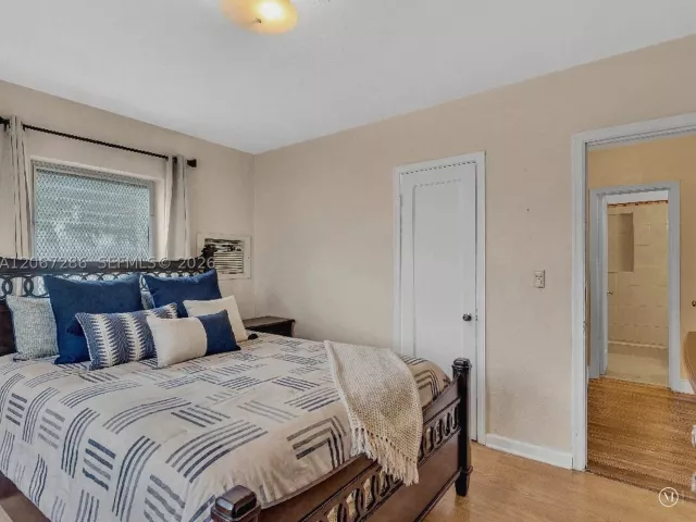 Продажа дома по адресу 10 SW 72nd Ave - фото 9299954