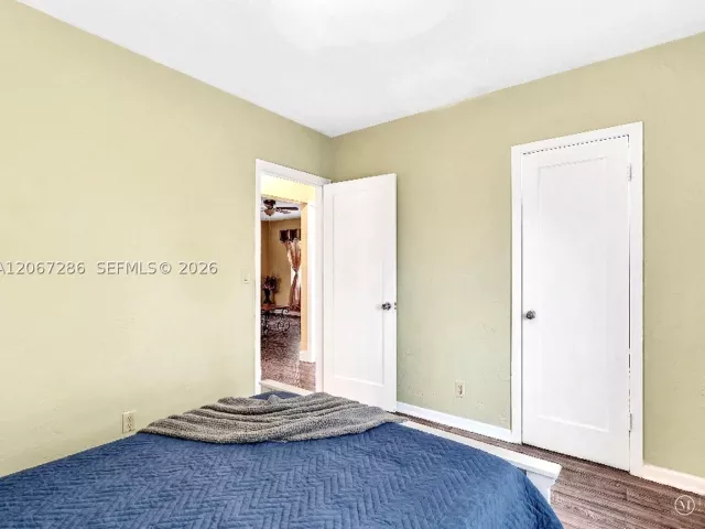Продажа дома по адресу 10 SW 72nd Ave - фото 9299958