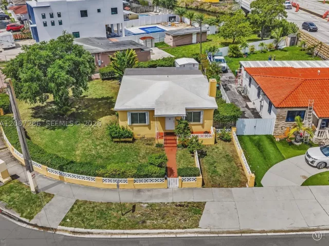 Продажа дома по адресу 10 SW 72nd Ave - фото 9299963