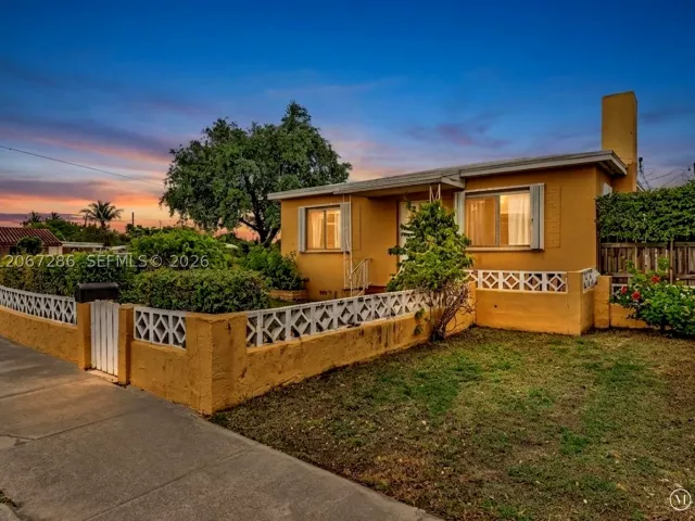 Продажа дома по адресу 10 SW 72nd Ave - фото 9299964