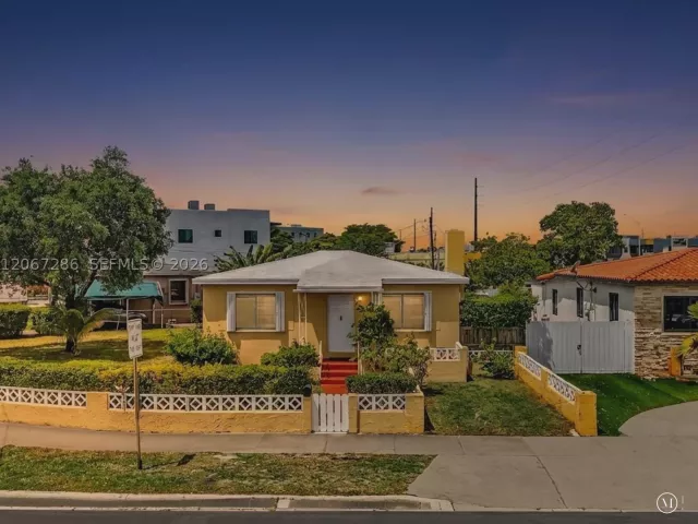 Продажа дома по адресу 10 SW 72nd Ave - фото 9299936