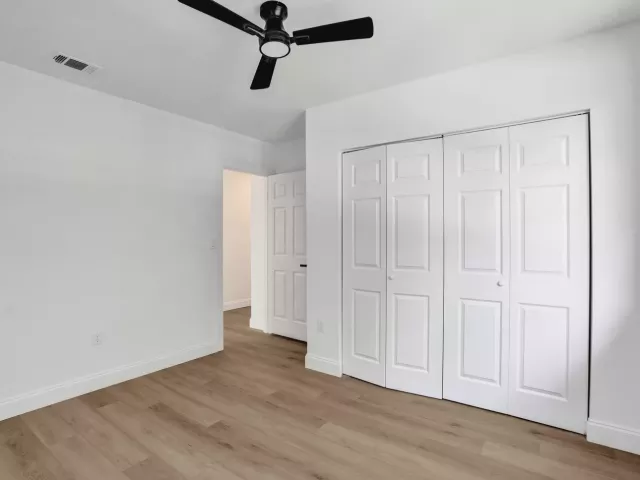 Продажа дома по адресу 9740 SW 14TH Street - фото 9359768