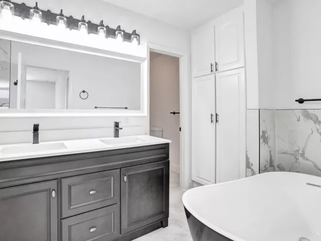 Продажа дома по адресу 9740 SW 14TH Street - фото 9359783
