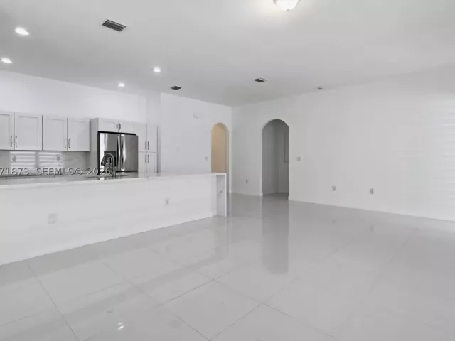 Продажа дома по адресу 9232 SW 171st Ct - фото 9302018