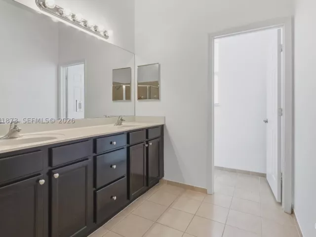 Продажа дома по адресу 9232 SW 171st Ct - фото 9302032