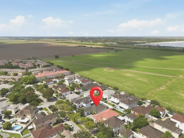 Продажа дома по адресу 9232 SW 171st Ct - фото 9302043