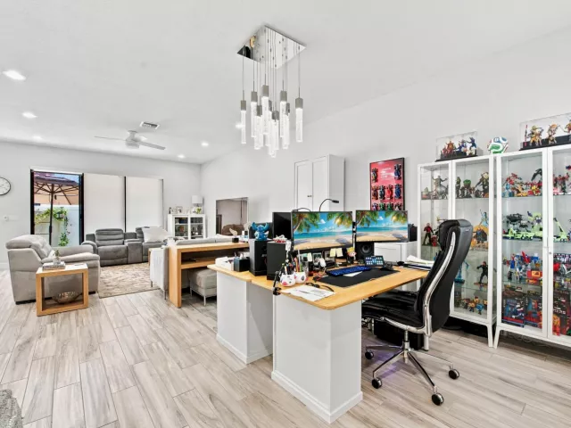 Продажа дома по адресу 20916 NW 1ST Drive - фото 9372127