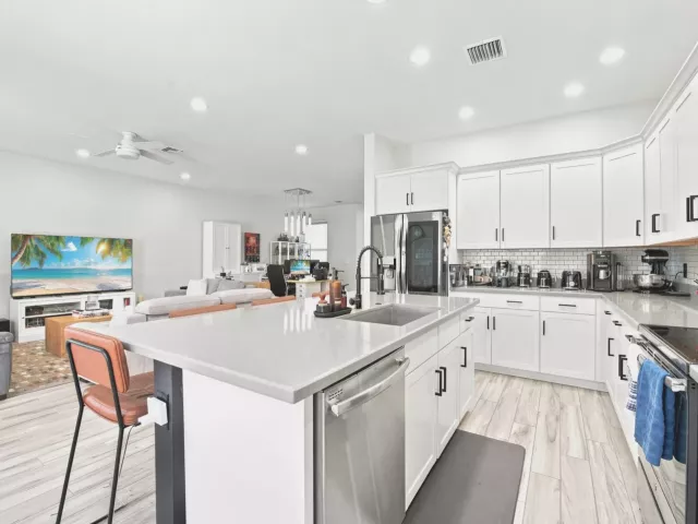 Продажа дома по адресу 20916 NW 1ST Drive - фото 9372129
