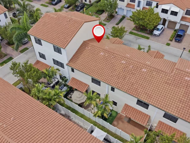 Продажа дома по адресу 20916 NW 1ST Drive - фото 9372157