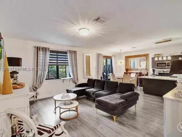 Продажа дома по адресу 22405 SW 102nd Ave - фото 9302506