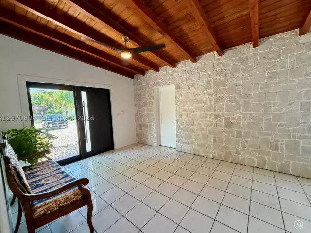 Продажа дома по адресу 6561 SW 34th St - фото 9302502