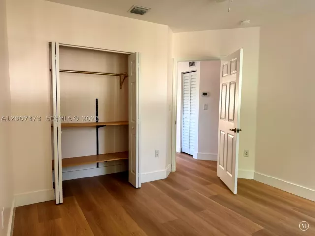 Продажа дома по адресу 5606 NW 112th Psge - фото 9322617