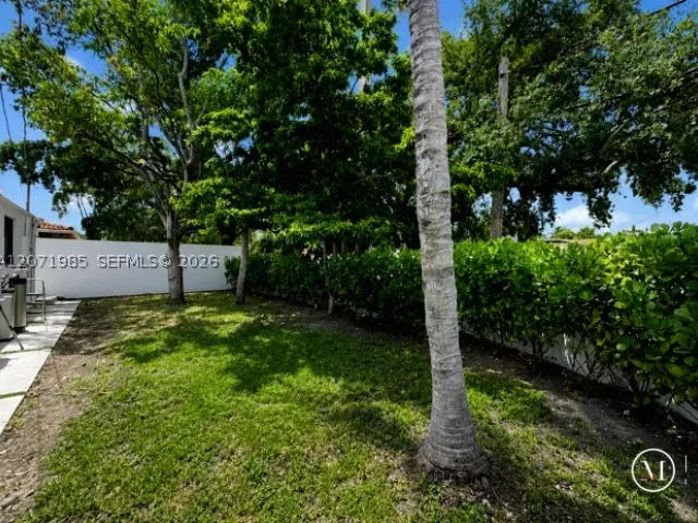 Продажа дома по адресу 4630 SW 3rd St - фото 9303425