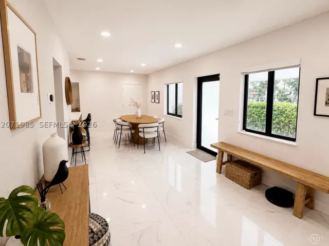 Продажа дома по адресу 4630 SW 3rd St - фото 9303426