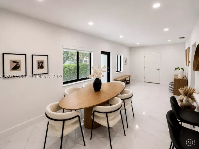 Продажа дома по адресу 4630 SW 3rd St - фото 9303428