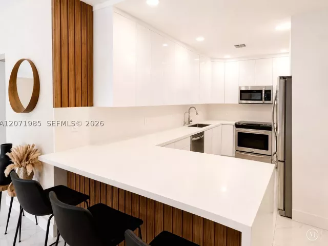 Продажа дома по адресу 4630 SW 3rd St - фото 9303430